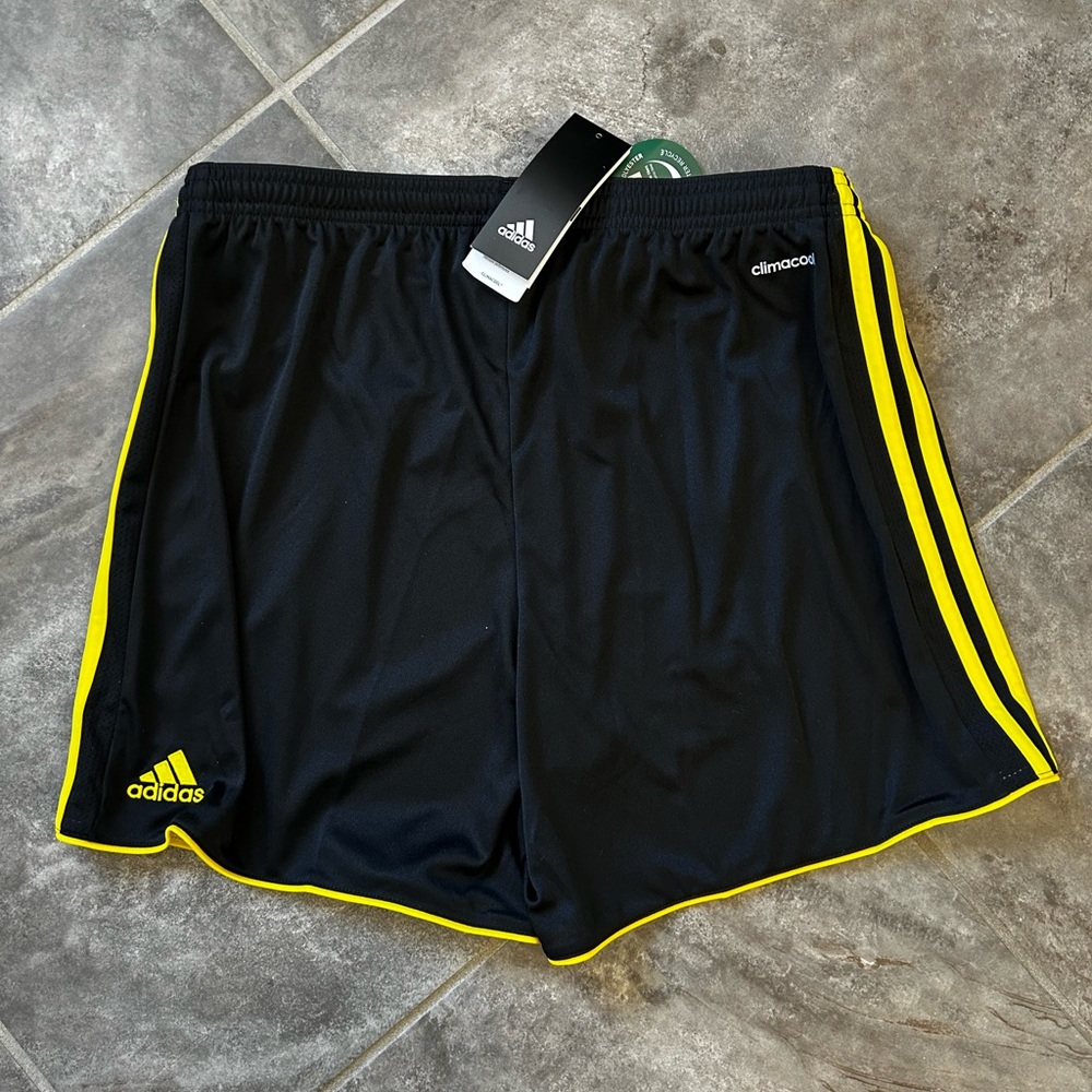NWT Adidas Wonen’s Shorts with Black and Yellow Stripes Size L - Picture 3 of 4